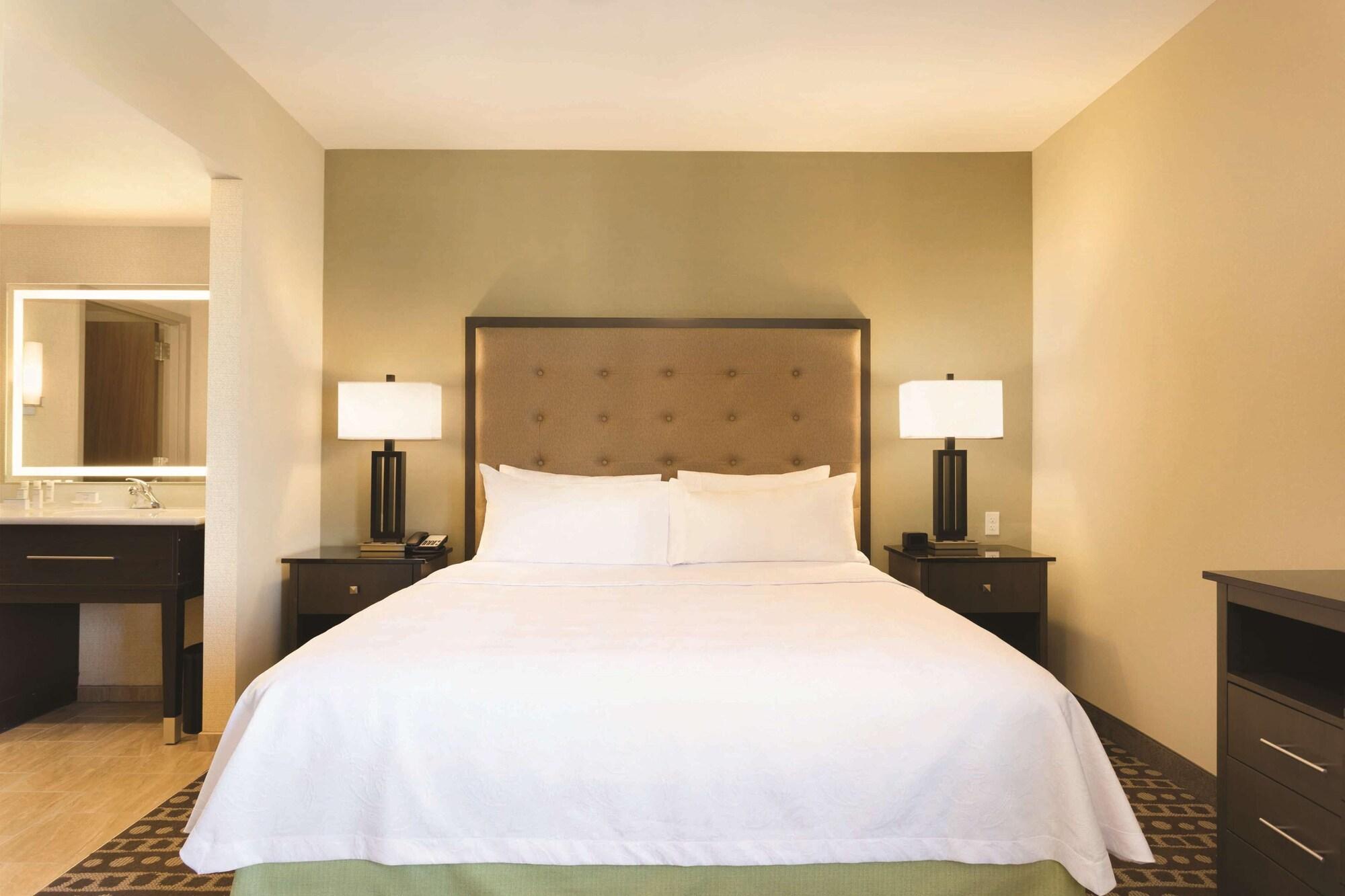 Hotel Homewood By Hilton West Des Moines/sw Mall Area